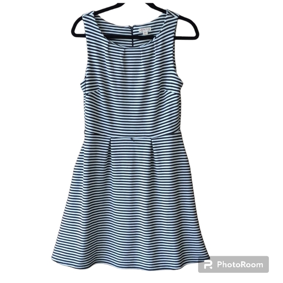Dress Medium Merona Skater Pockets - Picture 1 of 7